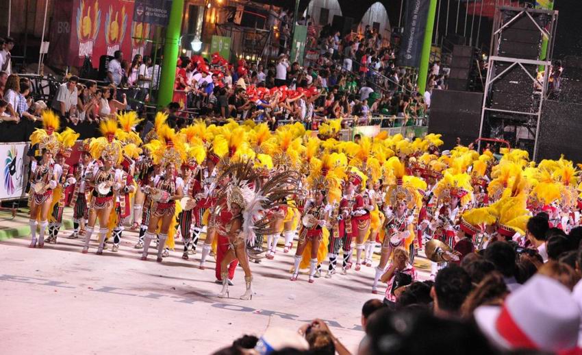 Se inicia la gran y expectante fiesta en la Capital Nacional del Carnaval