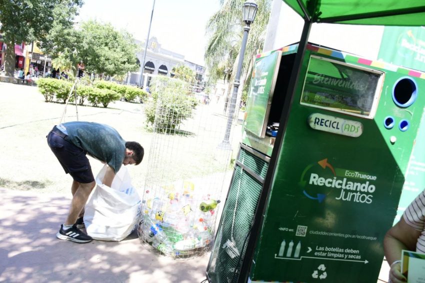 La Municipalidad aumentó el monto del canje de botellas PET por crédito SUBE