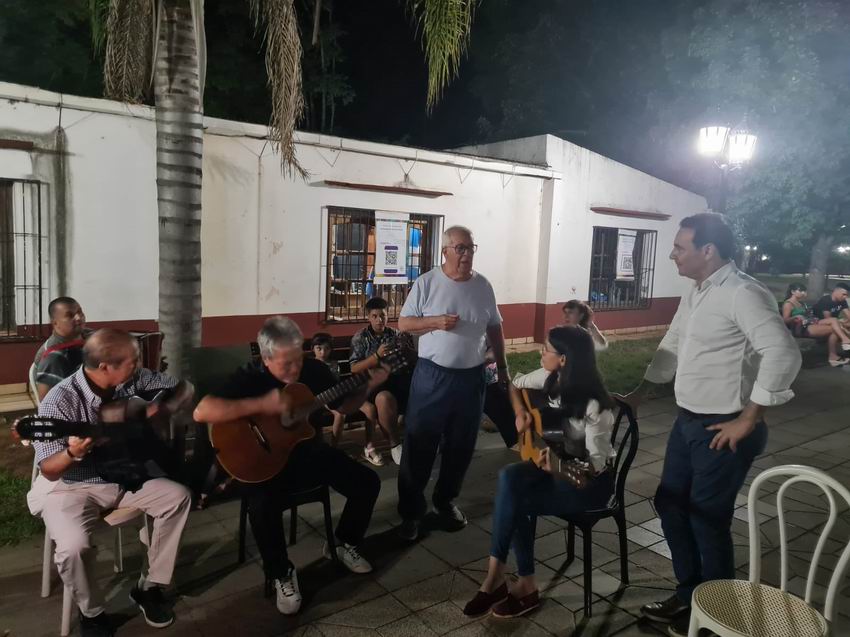 Valdés cantó en la serenata de vigilia de los 160 años de Alvear