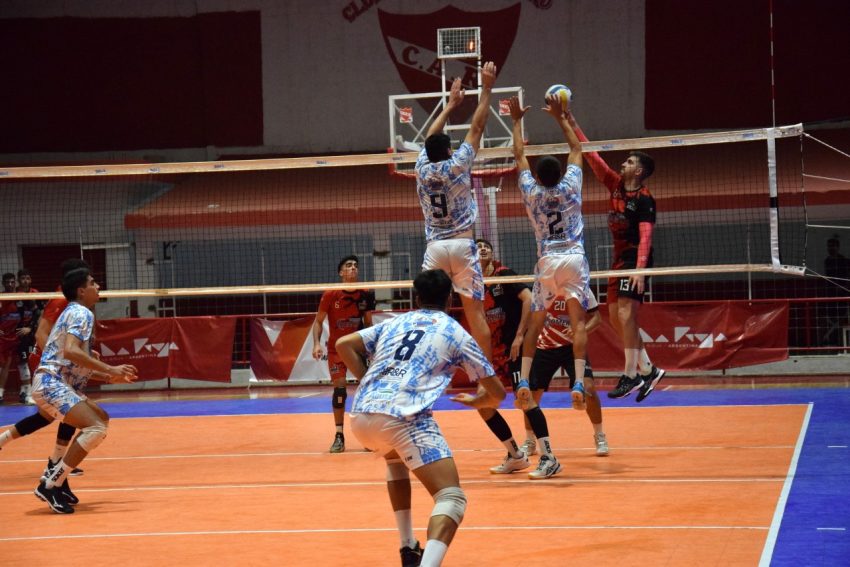 Liga Nacional de Vóley: Regatas y una derrota que lo obliga a ganarle hoy si o si a Social Monteros