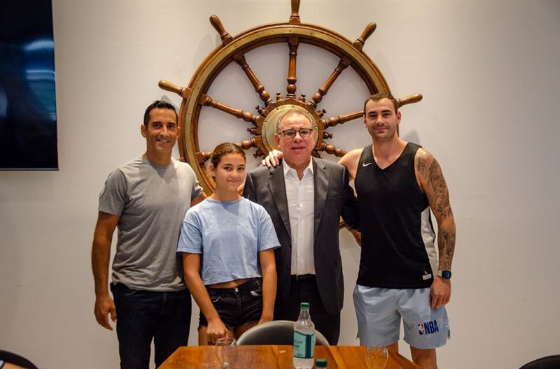 Directivos regatenses recibieron a Tania Ferreyra