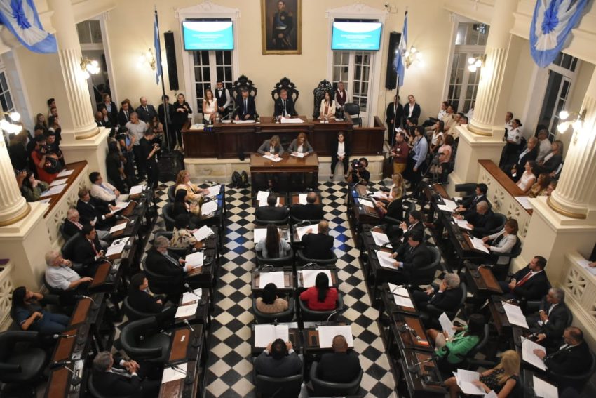 Tassano abrió las sesiones del Concejo con un discurso en el que destacó el desarrollo de la ciudad