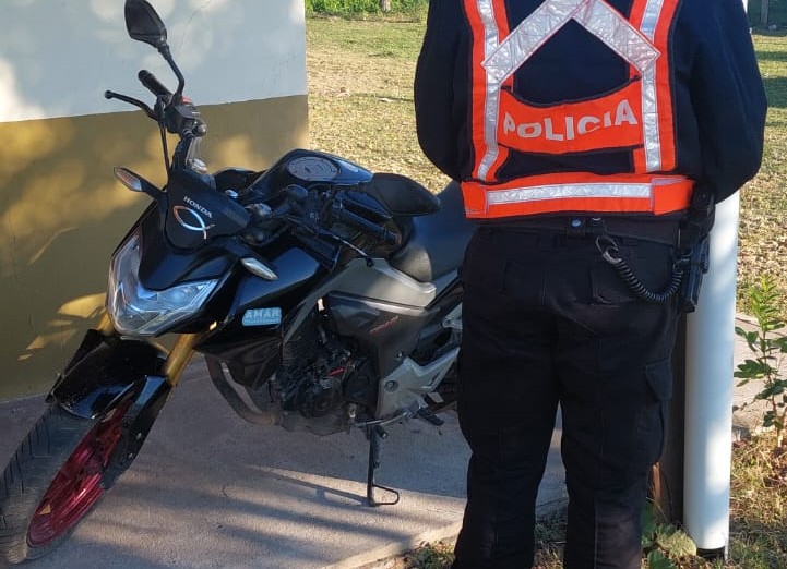 Policías secuestraron una motocicleta de alta cilindrada en un control