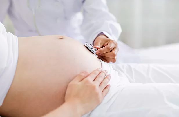 Quedó reglamentada la actividad de las obstetras