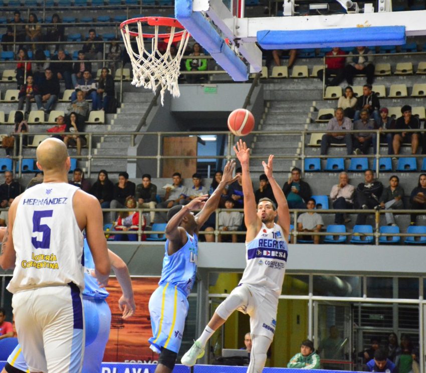 Regatas cayó en Formosa y espera por Obras o Platense en la Reclasificación