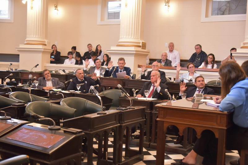 La interna radical también se vio en la ampliación de fiscalías