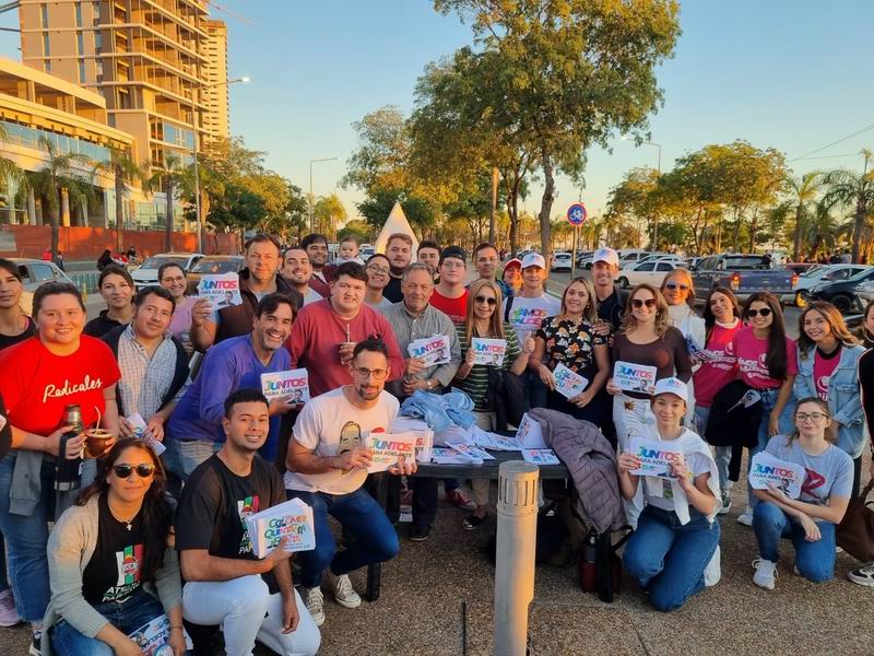 Radicales lideran recorridas barriales