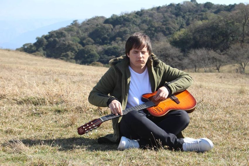 “Mi guitarra y vos”: con su nuevo show íntimo, Nahuel Pennisi vuelve a Corrientes y Resistencia