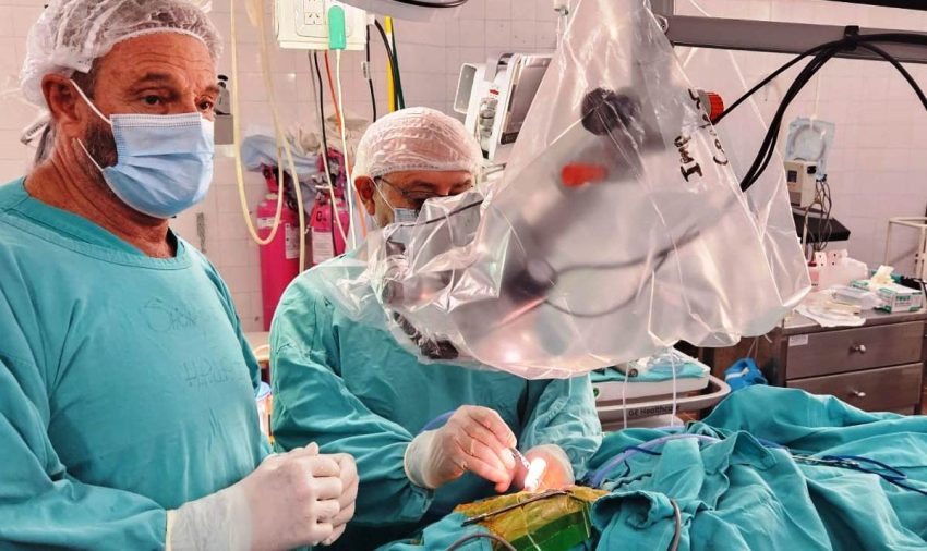 Niño de 2 años podrá oír gracias a un implante que le realizaron en el Juan Pablo II