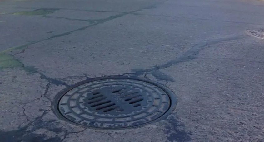 Carreros sustrajeron una tapa de boca de tormenta y fueron demorados