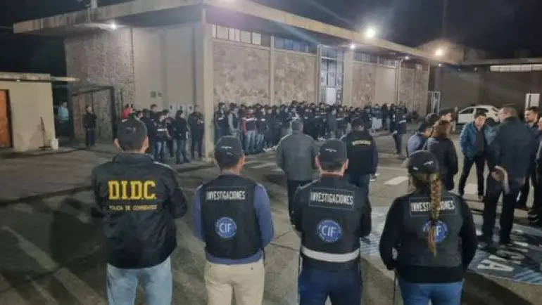 En una causa por estafas en Corrientes, detuvieron a 15 personas en Jujuy