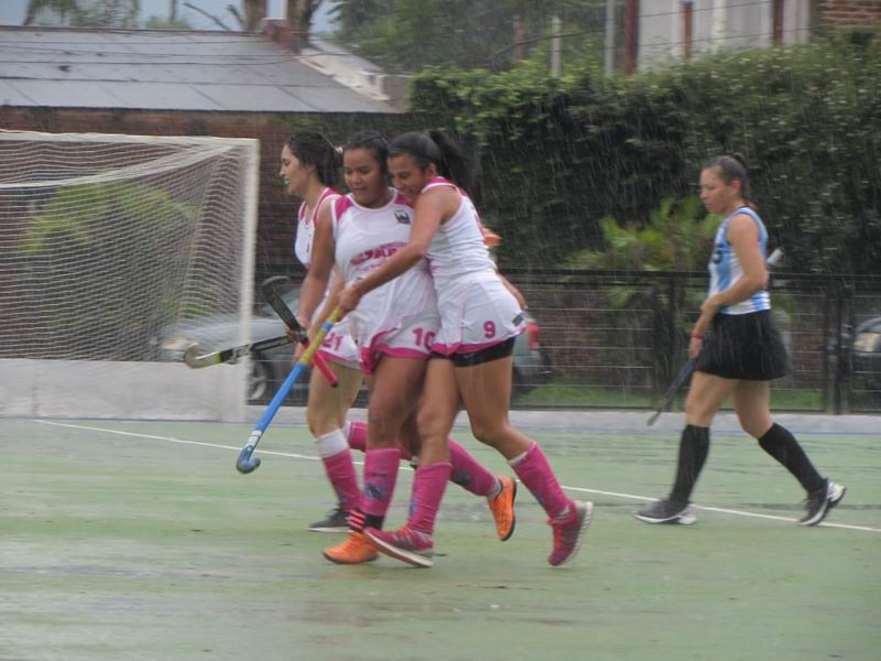 Se disputó la primera de la Liga de Hockey