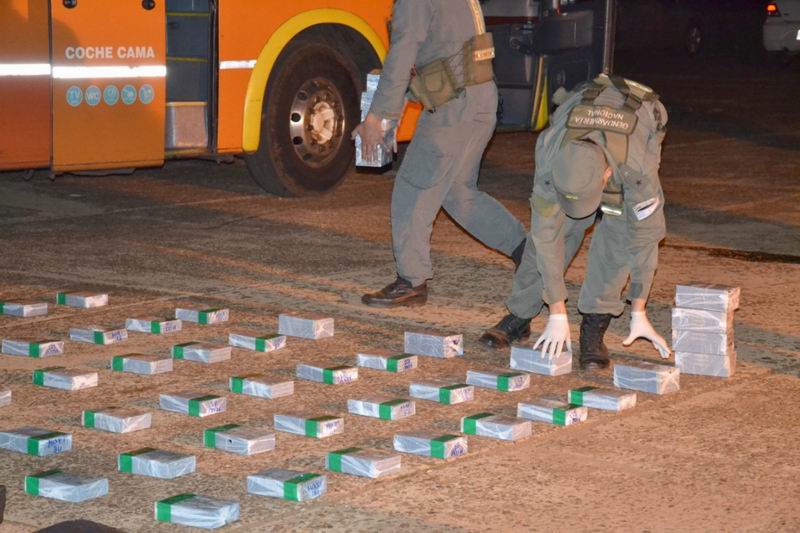 Interceptaron a pasajero que traficaba accesorios para celulares y cámaras