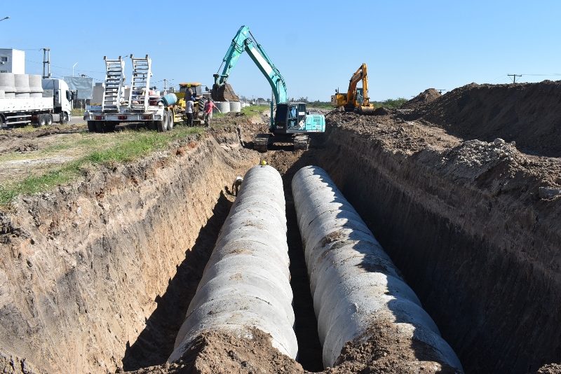 Avanza el desagüe en la avenida Nini Flores del Catalina