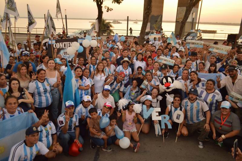 Masiva caravana de Unión por la Patria