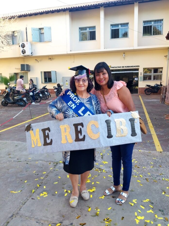 El ejemplo de Niza, la bisabuela recibida de profesora de Letras