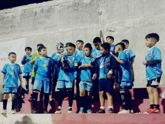 Los chicos del barrio 17 de Agosto se destacaron en los Torneos Mundialitos