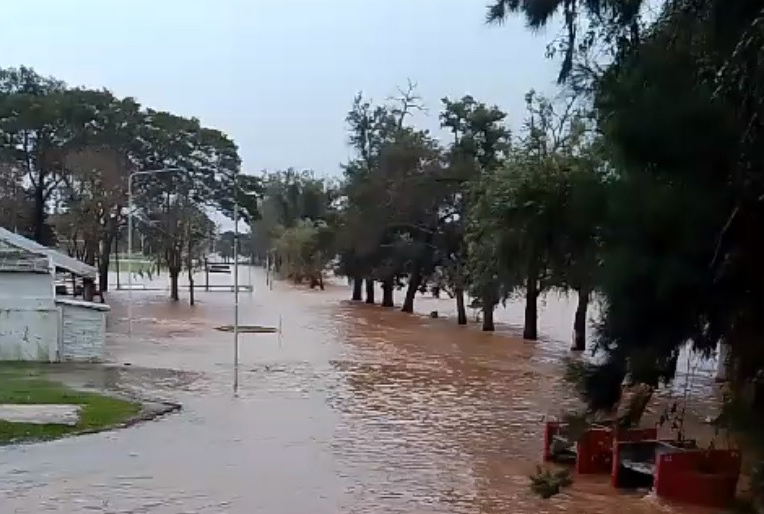 El río Uruguay llegó a su pico y causa preocupación en varias localidades