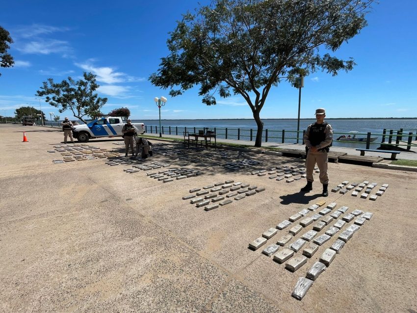 Hallan más de 300 kilos de marihuana en una isla del Paraná