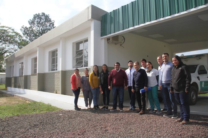 Cardozo, de gira por el Interior, visitó obras en hospitales y salas