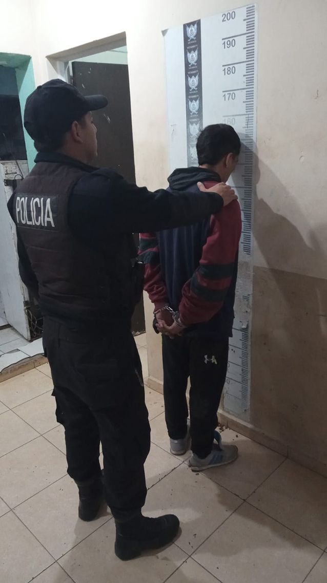 Atraparon a ladrón con un aire acondicionado