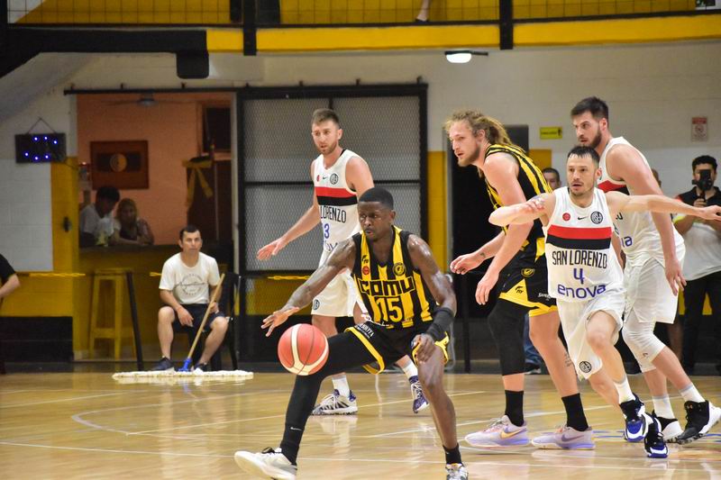 Comu quiere dar el golpe ante el puntero