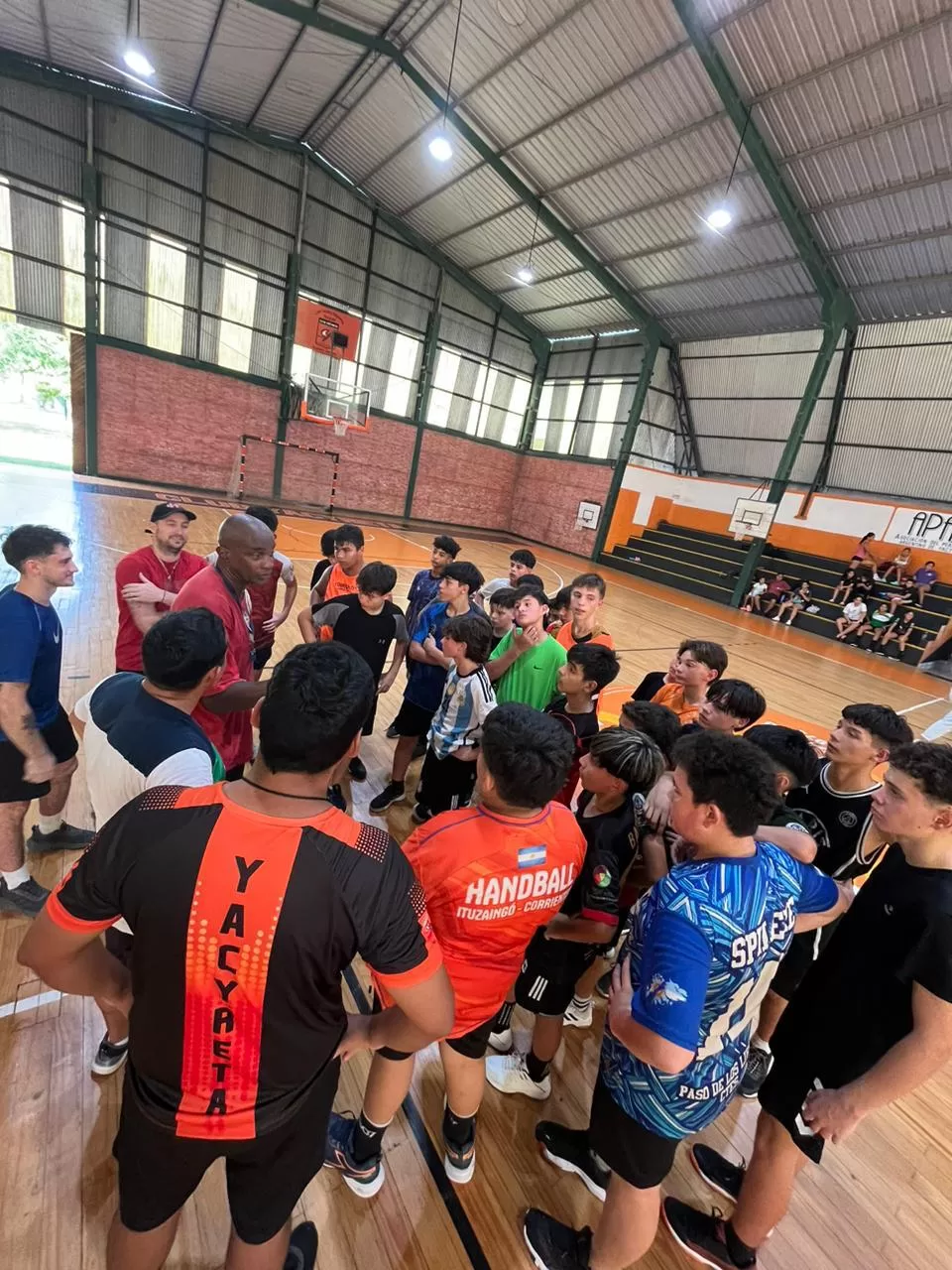 El handball correntino, en movimiento