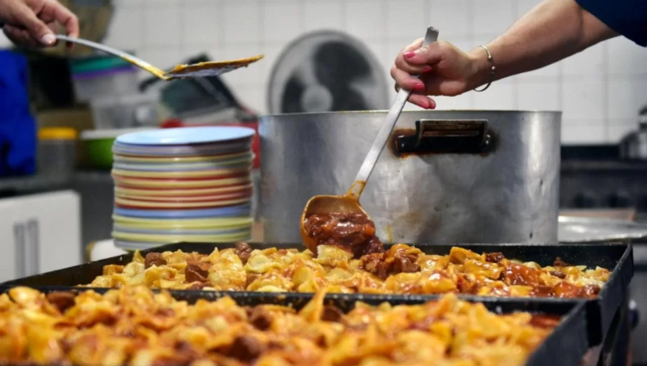 El Gobierno nacional eliminará la asistencia a más de la mitad de comedores inexistentes