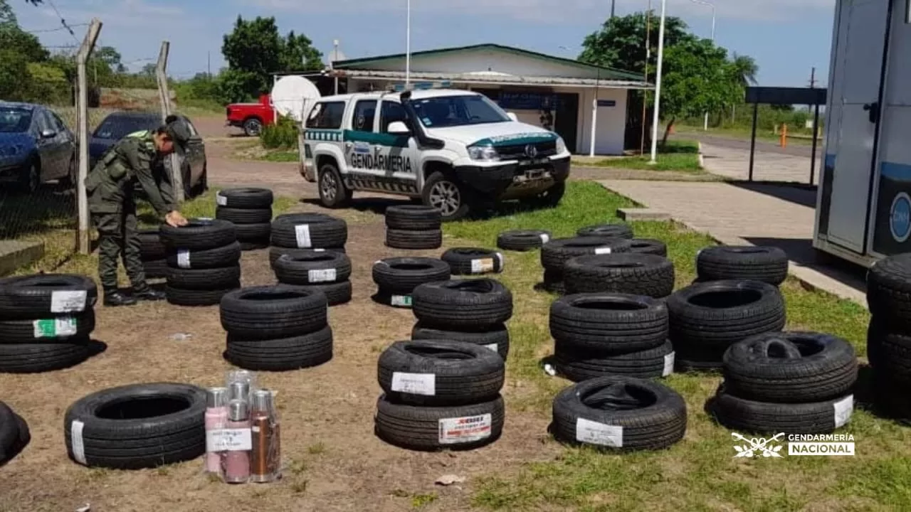 Gendarmería secuestró neumáticos y mercadería de contrabando valuados en $ 211 millones