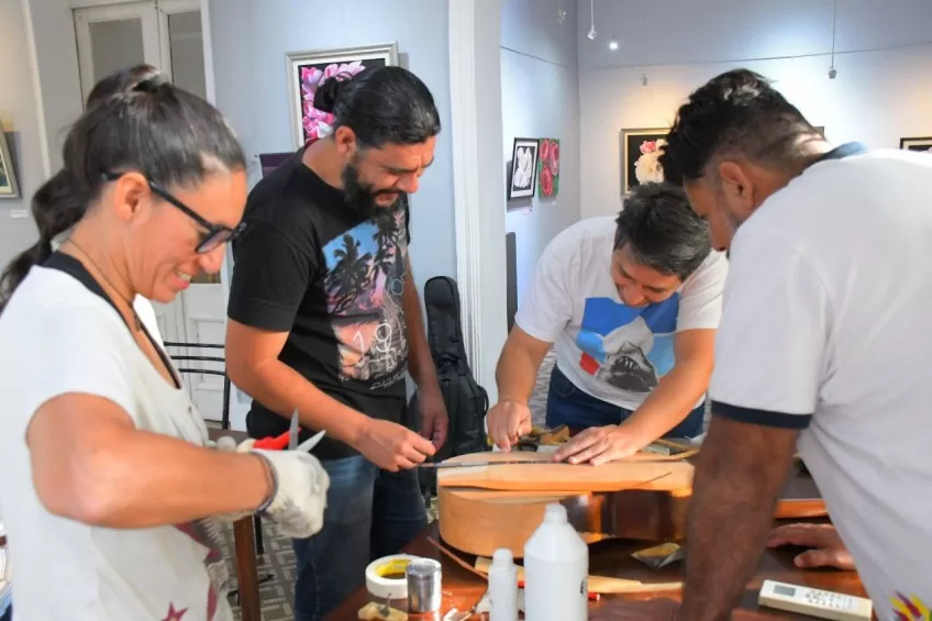 Los detalles para acceder a cursos gratuitos de oficios artísticos