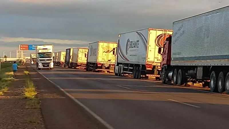 Por las medidas de fuerza de fiscales del Brasil colapsó un paso fronterizo en Corrientes