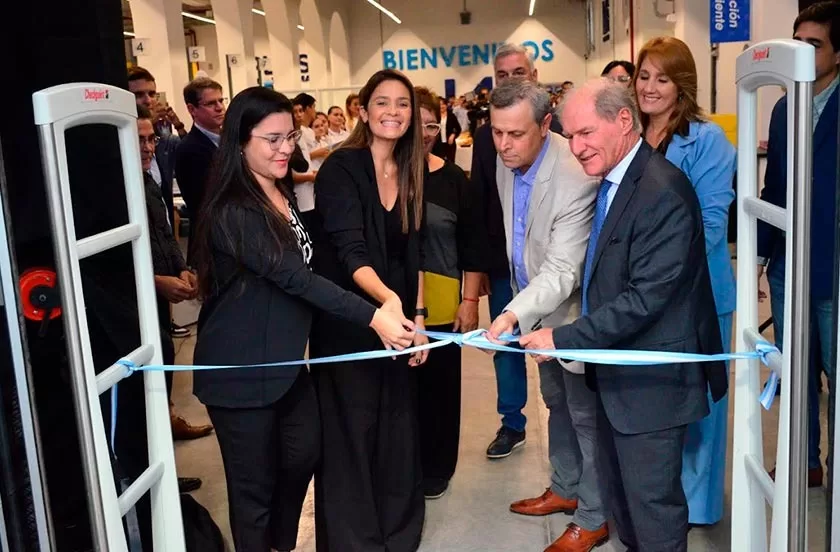 Inauguraron la sucursal de una importante cadena de supermercados en el interior
