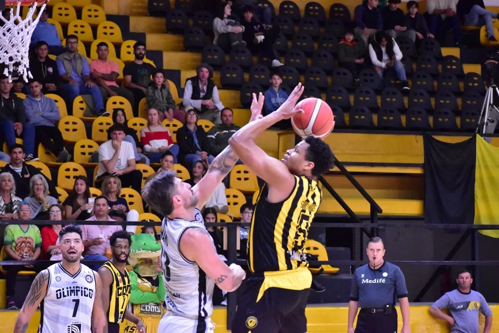 Olímpico le dio otro golpe al alicaído presente de Comunicaciones