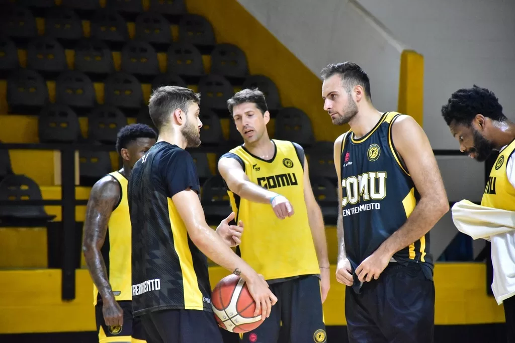 Comunicaciones, listo para su visita al poderoso Quimsa