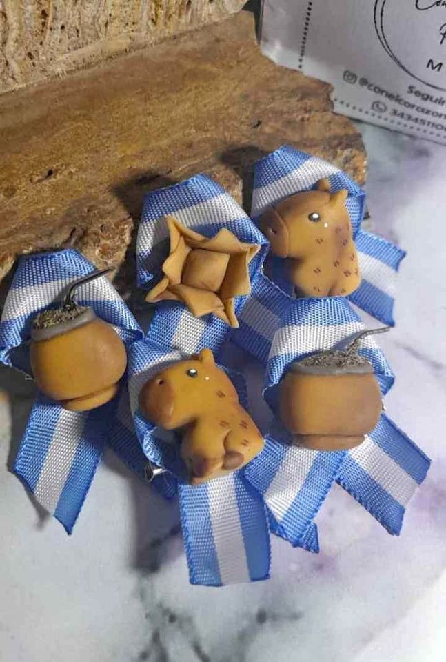 Día de la Escarapela: furor en las redes por versiones con carpinchos, mate y empanadas