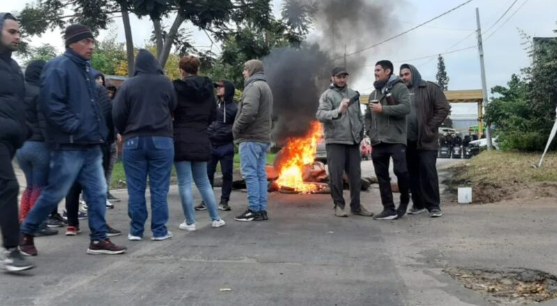 Nuevamente impidieron la salida de colectivos en la Capital