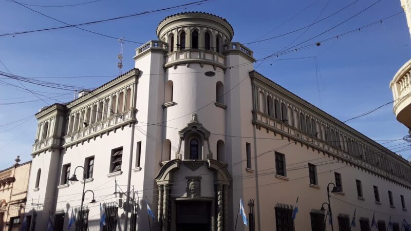 Esta mañana se realizará anuncios salariales para empleados provinciales