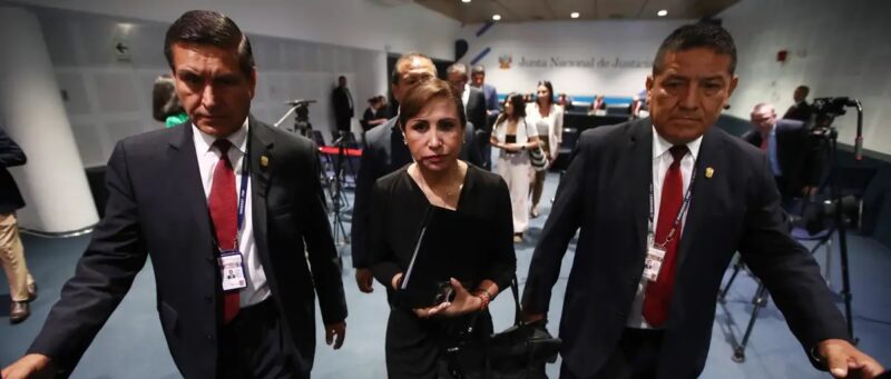 Justicia de Perú destituye a la fiscal de la Nación