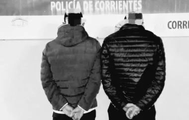Robaron a menores y fueron detenidos cuando salían de la escuela nocturna
