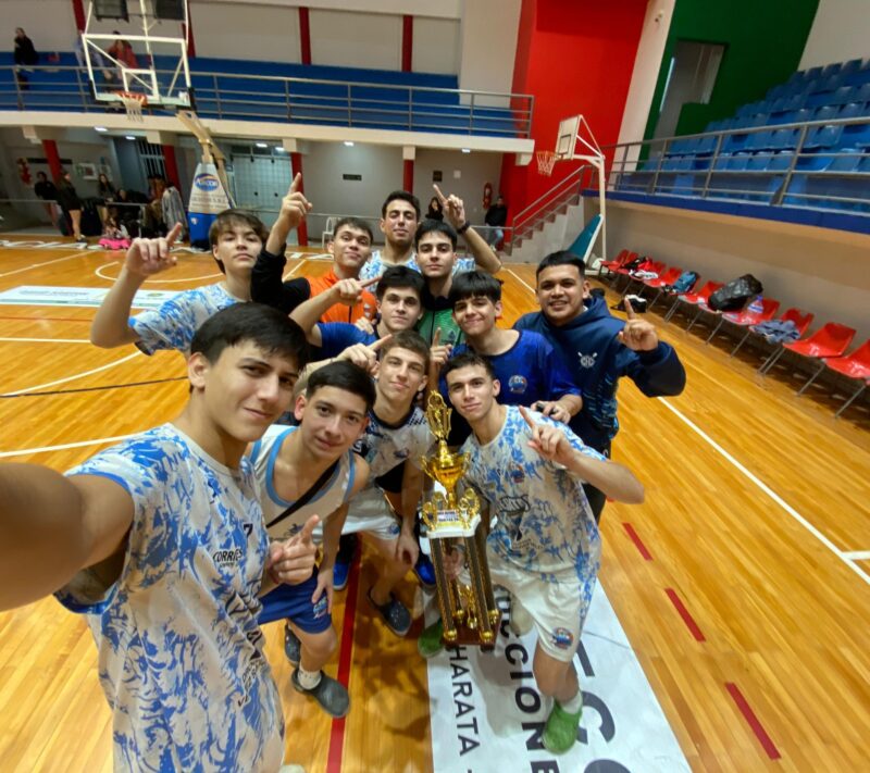 Regatas renovó su protagonismo en vóley