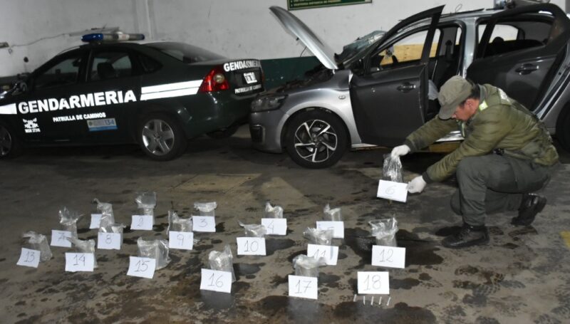 Transportaban marihuana dentro del tanque de combustible