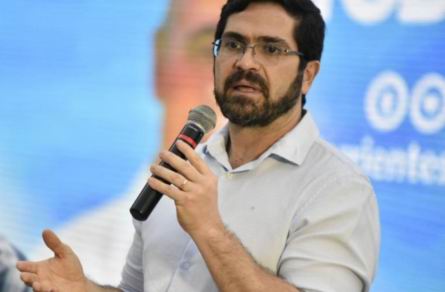 Martín Barrionuevo: «Los senadores debemos despojarnos de privilegios»