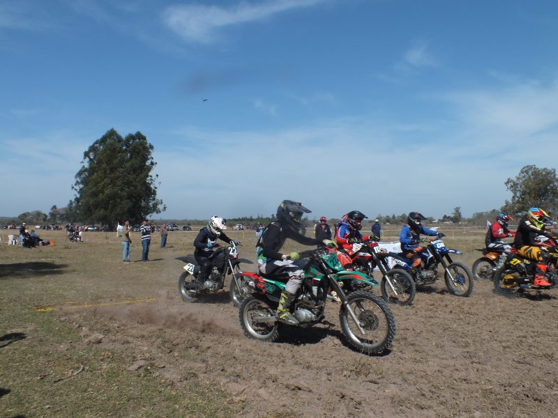 Cruz de los Milagros vibró con el gran espectáculo del Veloterra Provincial