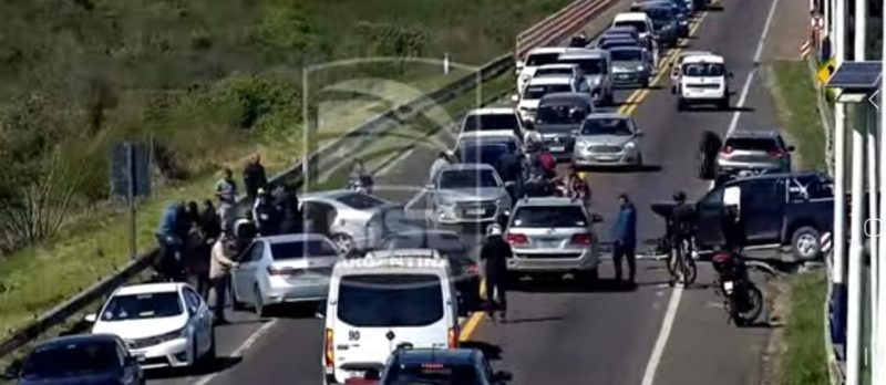 Impactante choque en el puente Corrientes-Chaco