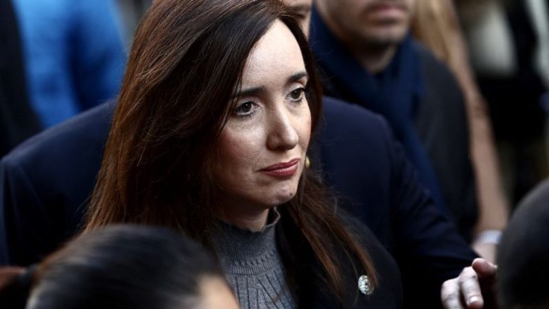 Villarruel cuestionó el pago en dólares para la custodia de Yañez