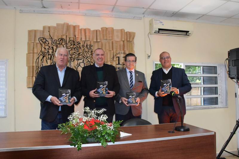 Caá Catí: Pedro y Noel distinguieron la 11ª edición de la Feria del Libro