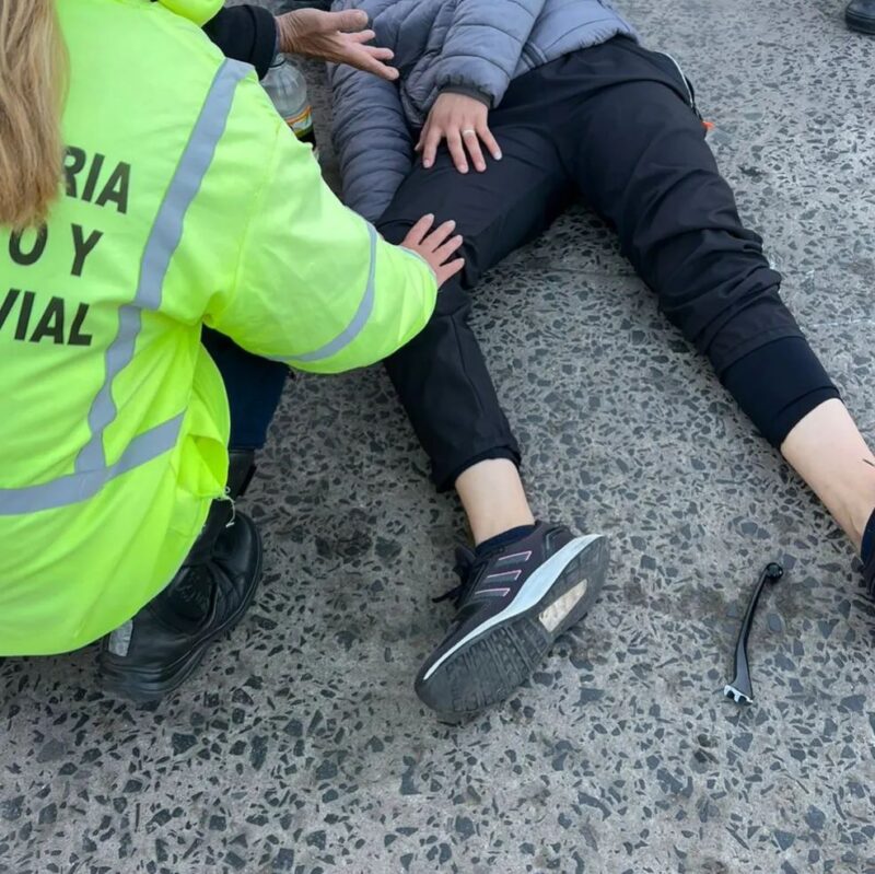 Atropelló a una mujer policía, se dio a la fuga y lo atraparon: estaba ebrio