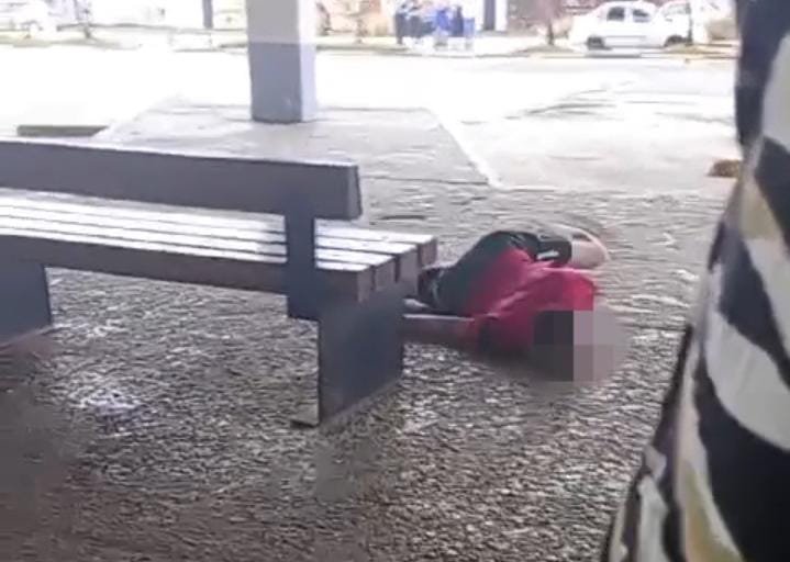 ¿Poseídos o drogados?: filman a dos jóvenes erráticos en Mercedes