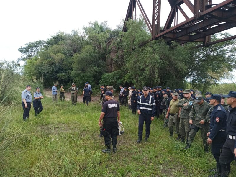 Misteriosa desaparición de un joven en Corrientes: lo buscan en cercanías de un puente