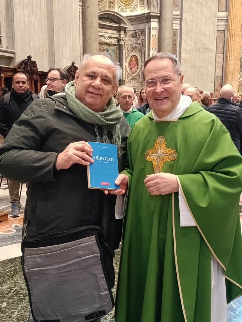 «La Biblia pequeña de Itatí», con las «Vivencias Correntinas» en el Vaticano
